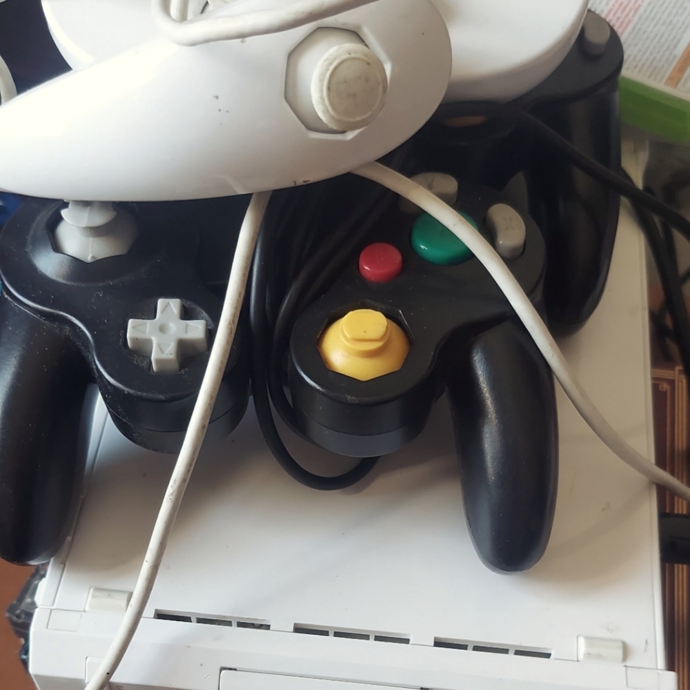 White Wii Console & games